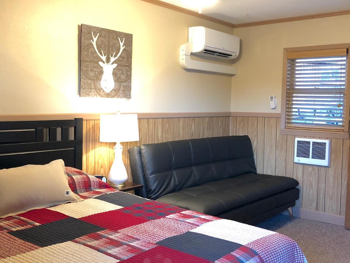 The Woodsman Country Hotel